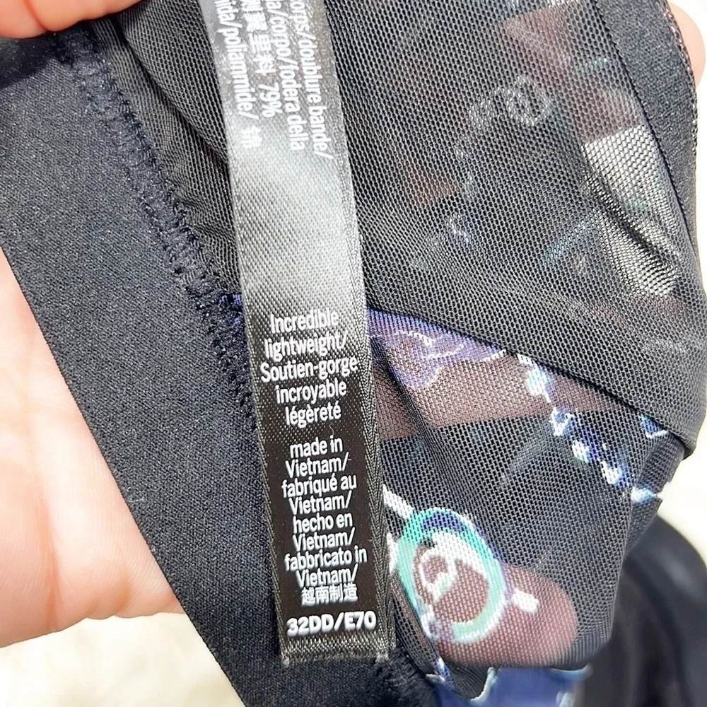 Victoria SPORTS BRA Size Blue and Black Floral 32DD Incredible Lightweight - Picture 7 of 7